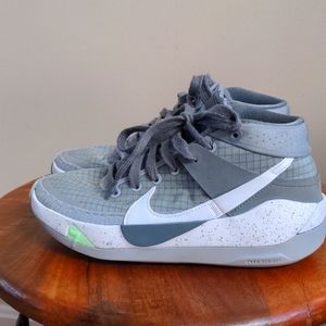 Nike Kevin Durant 7 basketball shoes Size 5Y